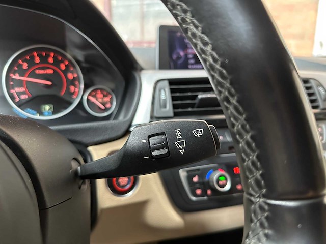 Bmw 335i activehybrid 3 306pk 2012, gbp-24-b - afbeelding 18 van  46