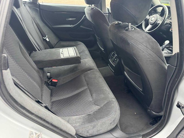 Bmw 4-serie gran coupé m4 420d cent exec 986 - afbeelding 21 van  25