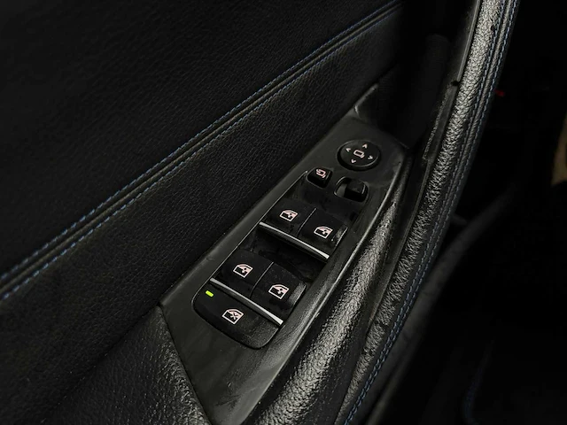 Bmw 5-serie 520i high executive | l-071-kz i - afbeelding 19 van  23