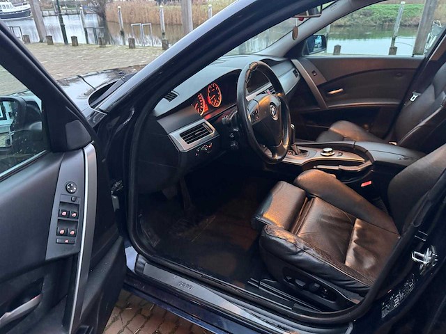 Bmw 5-serie 520i m5 sport executive automaat 08-nx-vh - afbeelding 11 van  23