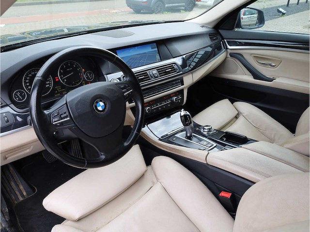 Bmw 5-serie 523i high executive 2010 automaat, 47-ngl-6 - afbeelding 2 van  35