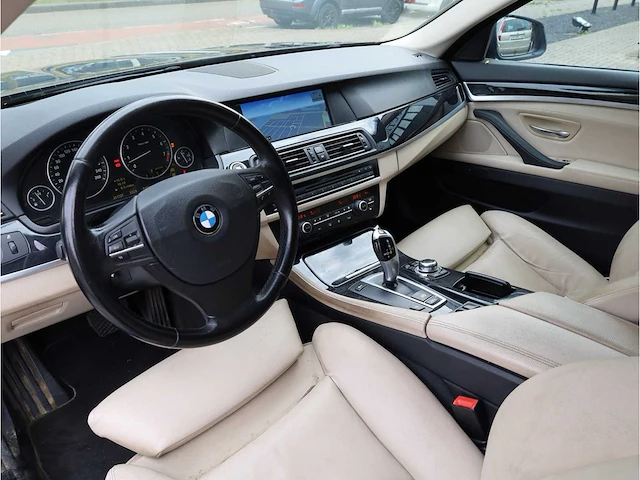 Bmw 5-serie 523i high executive 2010 automaat, 47-ngl-6 - afbeelding 2 van  35