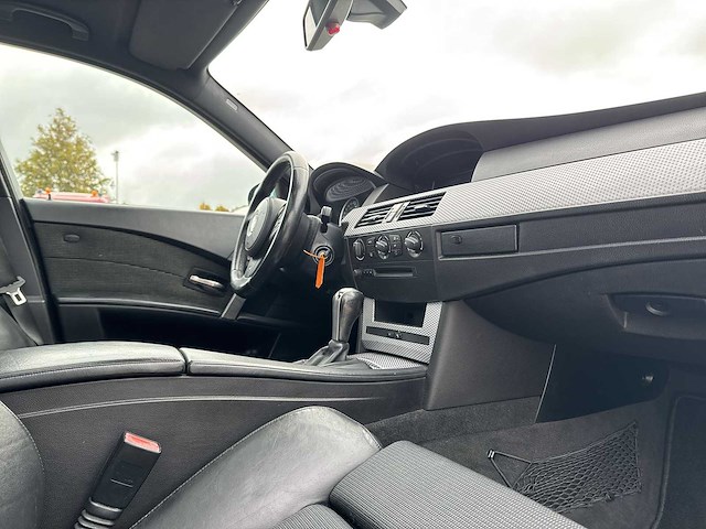 Bmw 5-serie 530i executive 2005 | 64-rr-ls - afbeelding 19 van  30