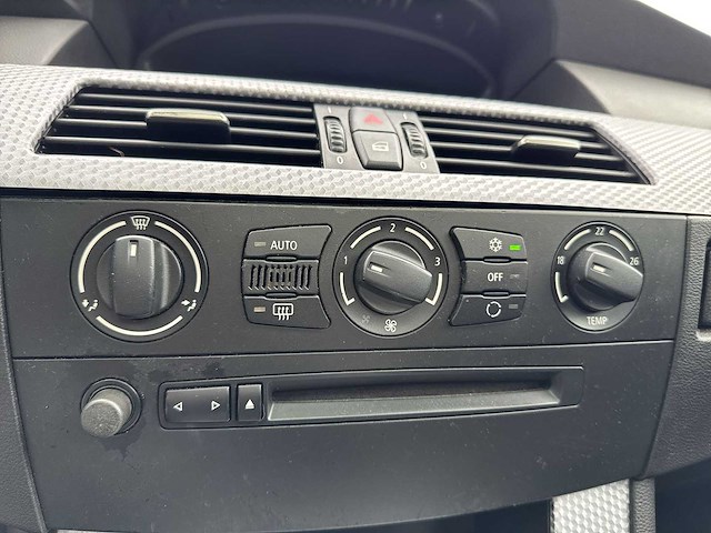Bmw 5-serie 530i executive 2005 | 64-rr-ls - afbeelding 16 van  17