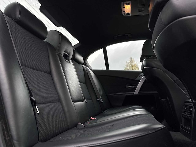Bmw 5-serie 530i executive 2005 | 64-rr-ls - afbeelding 18 van  31