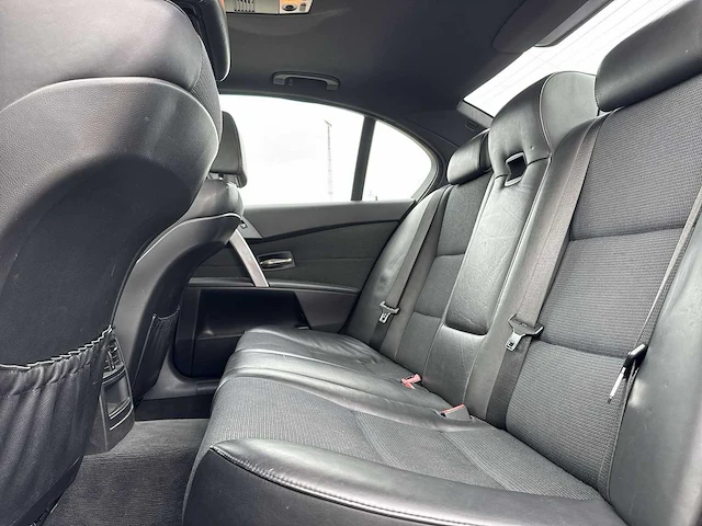 Bmw 5-serie 530i executive 2005 | 64-rr-ls - afbeelding 16 van  31