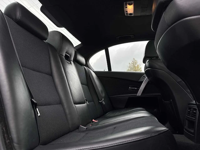 Bmw 5-serie 530i executive 2005 | 64-rr-ls - afbeelding 18 van  31
