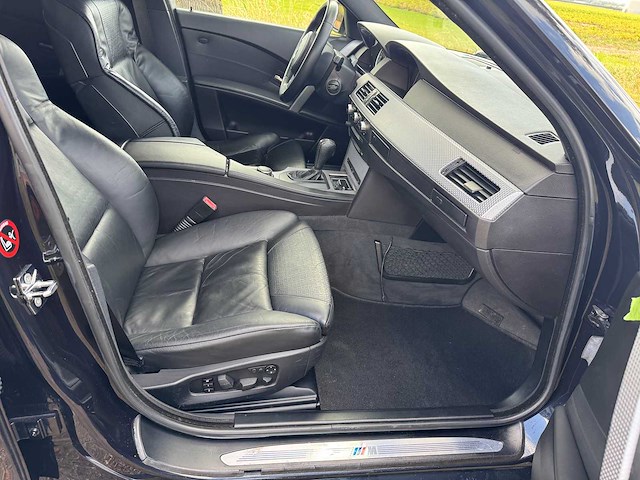 Bmw 5-serie m5 540i v8 spec edition high executive 47-sv-jj - afbeelding 4 van  34