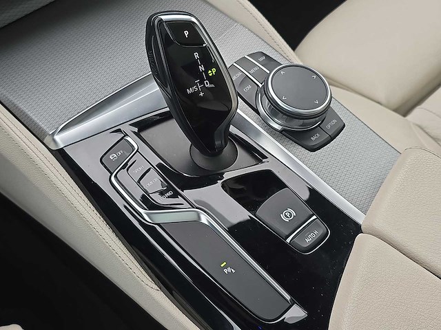 Bmw 5-serie touring 520d high executive 2018 | sf-013-z - afbeelding 25 van  44