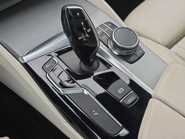 Bmw 5-serie touring 520d high executive 2018 | sf-013-z - afbeelding 25 van  44