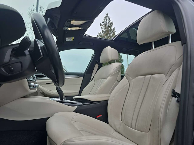 Bmw 5-serie touring 520d high executive 2018 | sf-013-z - afbeelding 34 van  44