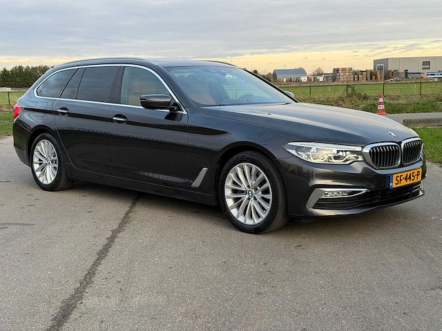 Bmw 5-serie touring 520i high exe 2018 | sf-445-p iaw - afbeelding 31 van  34