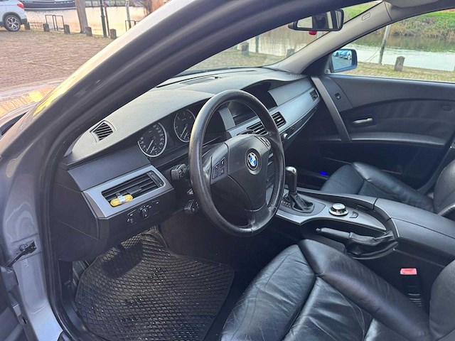 Bmw 5-serie touring 525d high executive 34-rj-fp - afbeelding 3 van  18