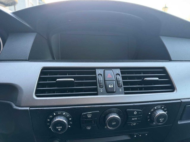 Bmw 5-serie touring 525d high executive 34-rj-fp - afbeelding 6 van  18