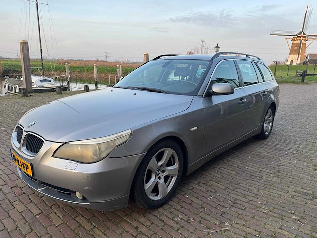 Bmw 5-serie touring 525d high executive 34-rj-fp - afbeelding 1 van  18