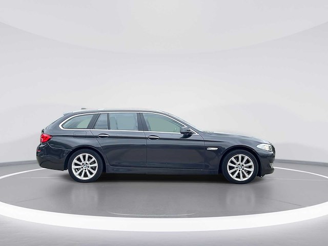 Bmw 5-serie touring 528i high exec m-sport | 89-tlg-4 - afbeelding 9 van  35