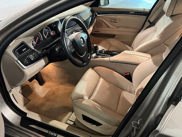 Bmw 5-serie touring 528i upgrade edition, 87-xsh-8 - afbeelding 13 van  19