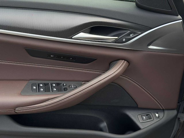 Bmw 5-serie touring 530e business edition+ m-sport 2022 | p-056-bt - afbeelding 4 van  36