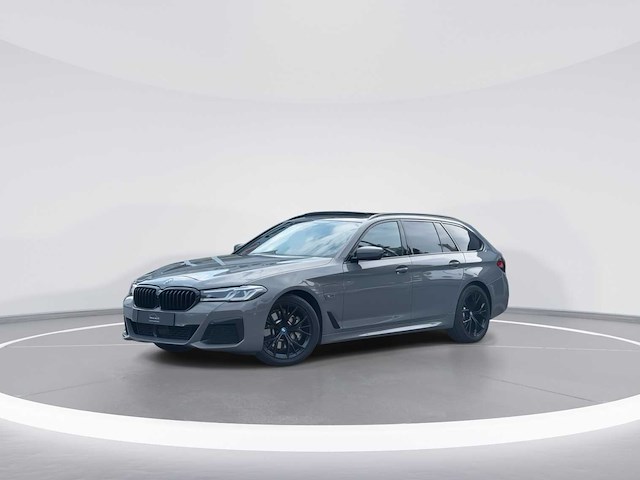 Bmw 5-serie touring 530e business edition+ m-sport 2022 | p-056-bt - afbeelding 1 van  36