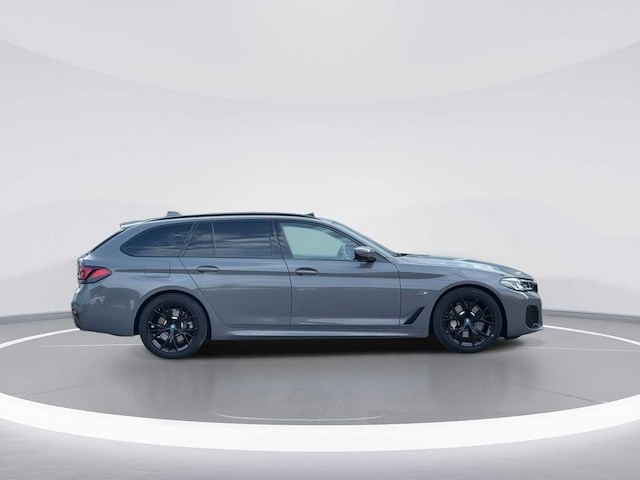 Bmw 5-serie touring 530e business edition+ m-sport 2022 | p-056-bt - afbeelding 31 van  36