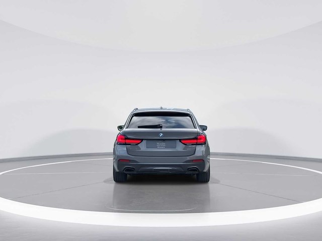 Bmw 5-serie touring 530e business edition+ m-sport 2022 | p-056-bt - afbeelding 33 van  36