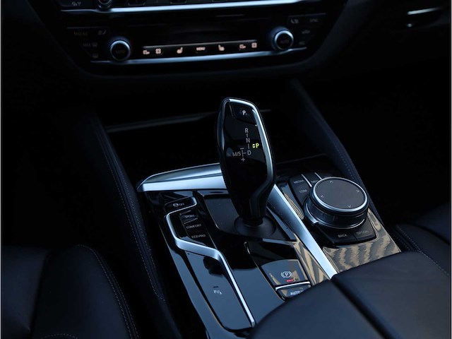 Bmw 5-serie touring 540i xd business edition plus automaat 2021, s-205-kf - afbeelding 13 van  35