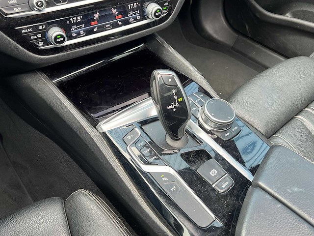 Bmw 5-serie touring 540i xdrive high executive| rx-593-g - afbeelding 19 van  40