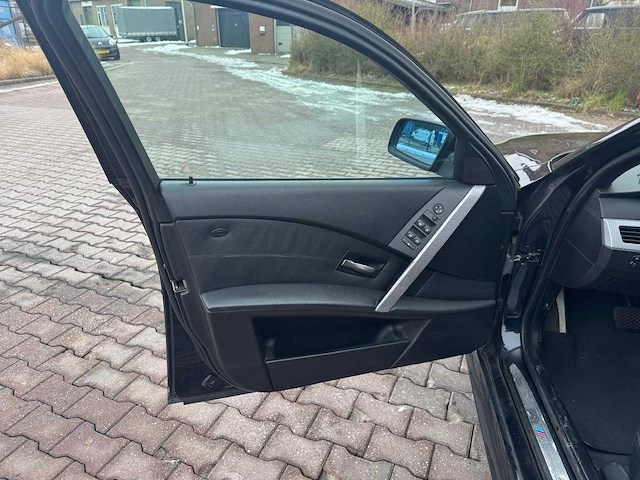 Bmw 5-serie touring m535d 272pk m-styling 42-xd-vt - afbeelding 8 van  18