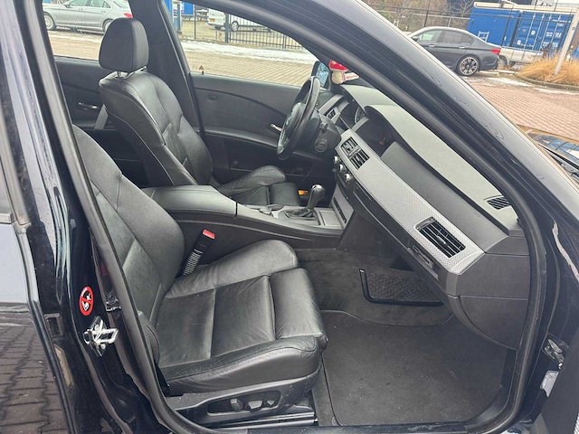 Bmw 5-serie touring m535d 272pk m-styling 42-xd-vt - afbeelding 10 van  18
