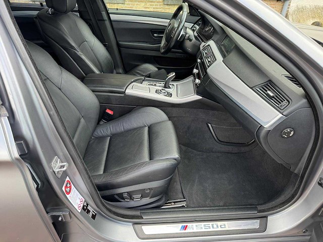 Bmw 5-serie touring m550xd 7-kjr-62 - afbeelding 20 van  36