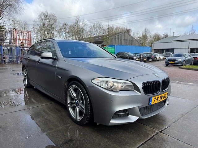 Bmw 5-serie touring m550xd; 7-kjr-62 - afbeelding 25 van  36