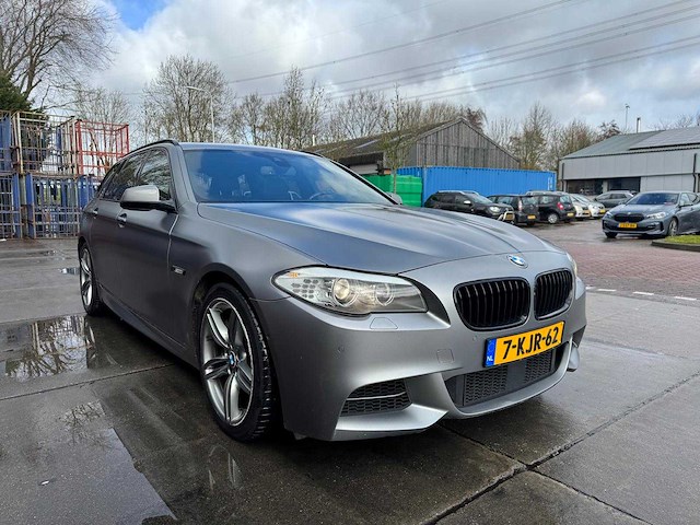 Bmw 5-serie touring m550xd; 7-kjr-62 - afbeelding 31 van  36