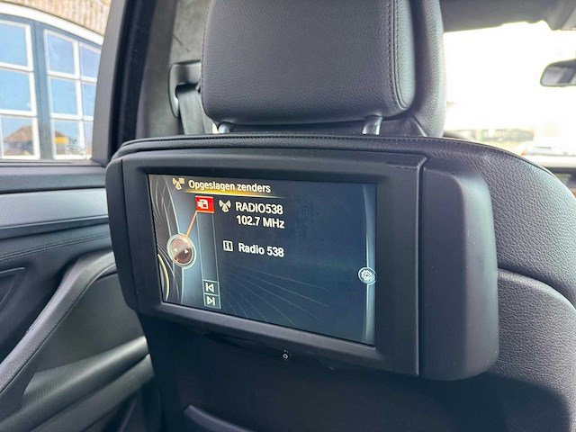 Bmw 5-serie touring m550xd; 7-kjr-62 - afbeelding 19 van  36