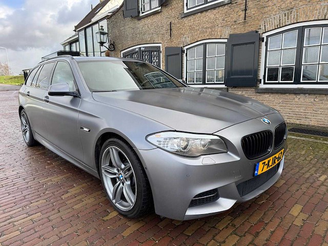 Bmw 5-serie touring m550xd; 7-kjr-62 - afbeelding 23 van  36