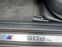 Bmw 5-serie touring m550xd; 7-kjr-62 - afbeelding 35 van  36