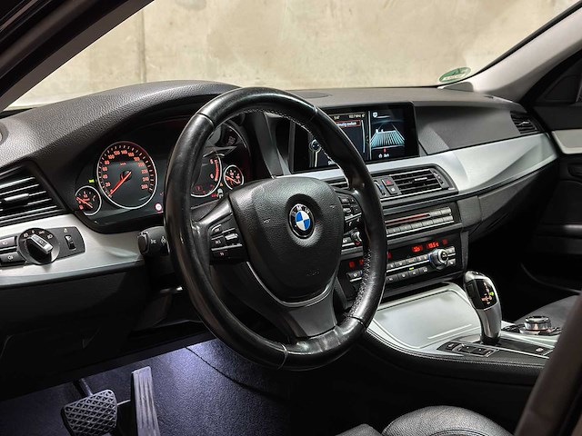 Bmw 520d touring high executive m sport 184pk 2013 5-serie, nn-706-z - afbeelding 9 van  54