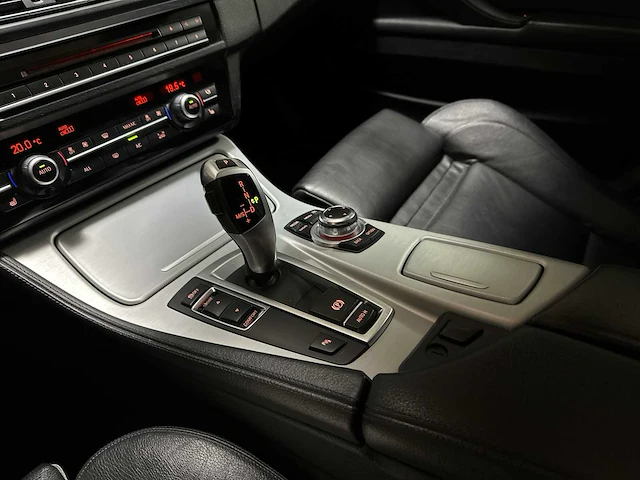 Bmw 520d touring high executive m sport 184pk 2013 5-serie, nn-706-z - afbeelding 20 van  54