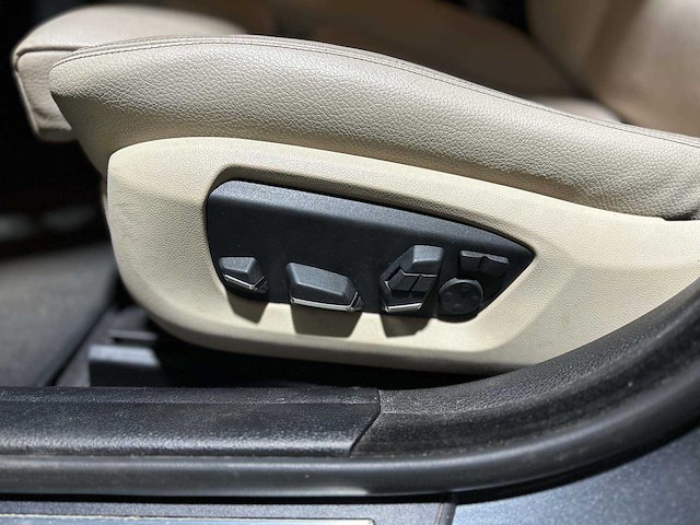 Bmw 520i luxury edition 5-serie 181pk 2017 (origineel-nl), np-432-l - afbeelding 25 van  41