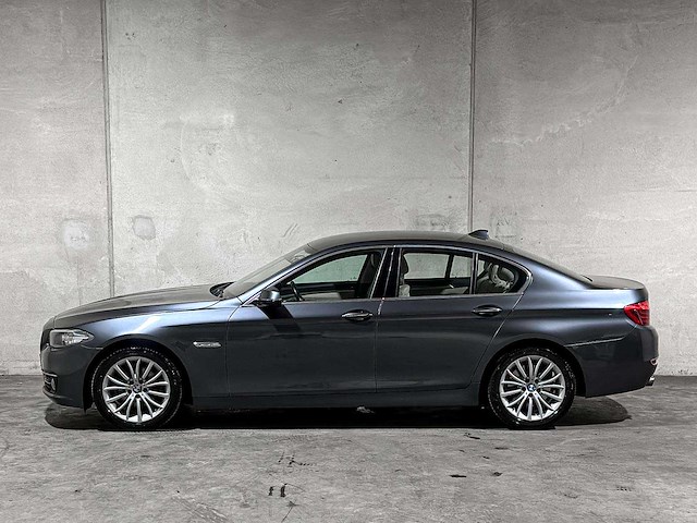 Bmw 520i luxury edition 5-serie 181pk 2017 (origineel-nl), np-432-l - afbeelding 31 van  42