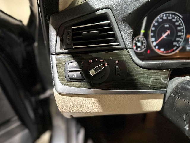 Bmw 520i luxury edition 5-serie 181pk 2017 (origineel-nl), np-432-l - afbeelding 2 van  22