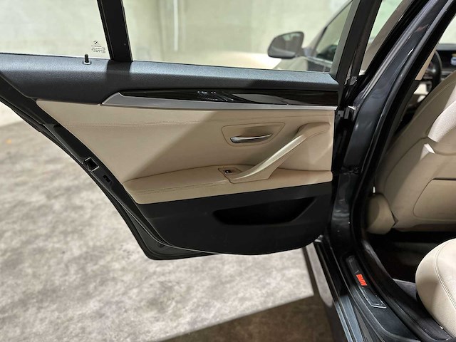 Bmw 520i luxury edition 5-serie 181pk 2017 (origineel-nl), np-432-l - afbeelding 14 van  22