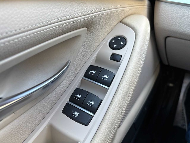 Bmw 520i touring high executive automaat; hv-545-j - afbeelding 12 van  21