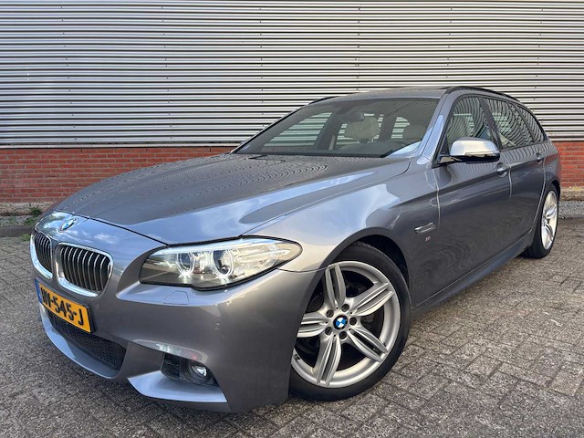 Bmw 520i touring high executive automaat; hv-545-j - afbeelding 1 van  21