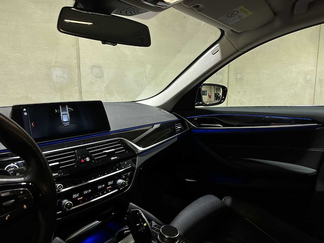 Bmw 520i touring high executive sport-line 5-serie 184pk 2019 (origineel-nl), xg-208-v - afbeelding 14 van  45