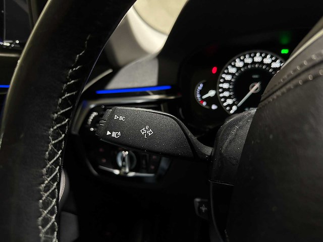 Bmw 520i touring high executive sport-line 5-serie 184pk 2019 (origineel-nl), xg-208-v - afbeelding 19 van  45