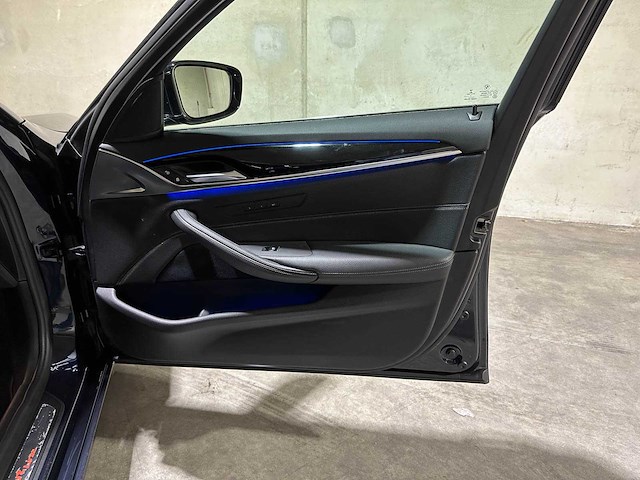 Bmw 520i touring high executive sport-line 5-serie 184pk 2019 (origineel-nl), xg-208-v - afbeelding 30 van  31