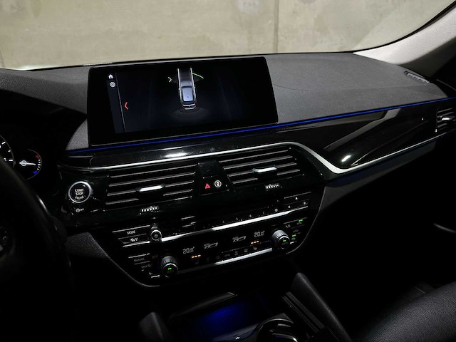Bmw 520i touring high executive sport-line 5-serie 184pk 2019 (origineel-nl), xg-208-v - afbeelding 2 van  20