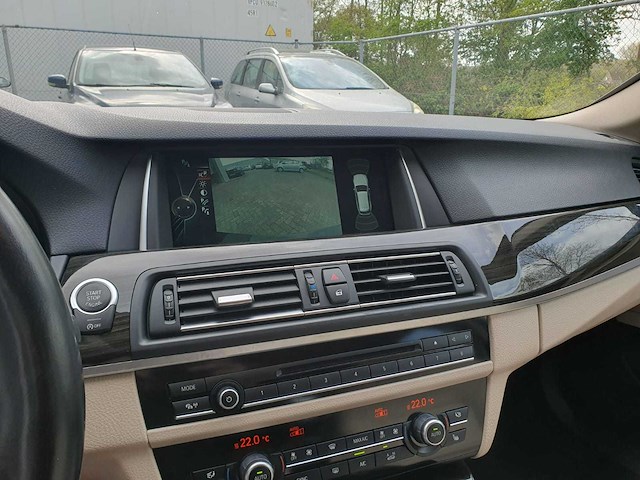 Bmw 520i touring luxury edition automaat; 8-xdh-66 - afbeelding 3 van  13