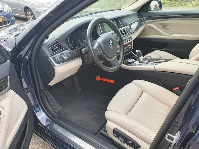 Bmw 520i touring luxury edition automaat; 8-xdh-66 - afbeelding 10 van  13