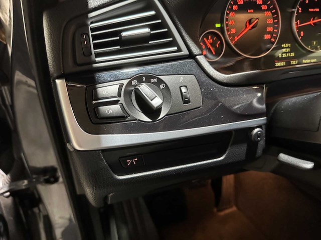 Bmw 523i touring high executive 204pk 2010 5-serie, 3-zkf-44 - afbeelding 20 van  45